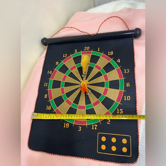 Magnetic Dartboard with Darts - Picture 5 of 5